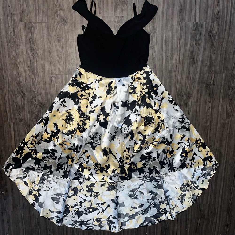 Homecoming / prom dress